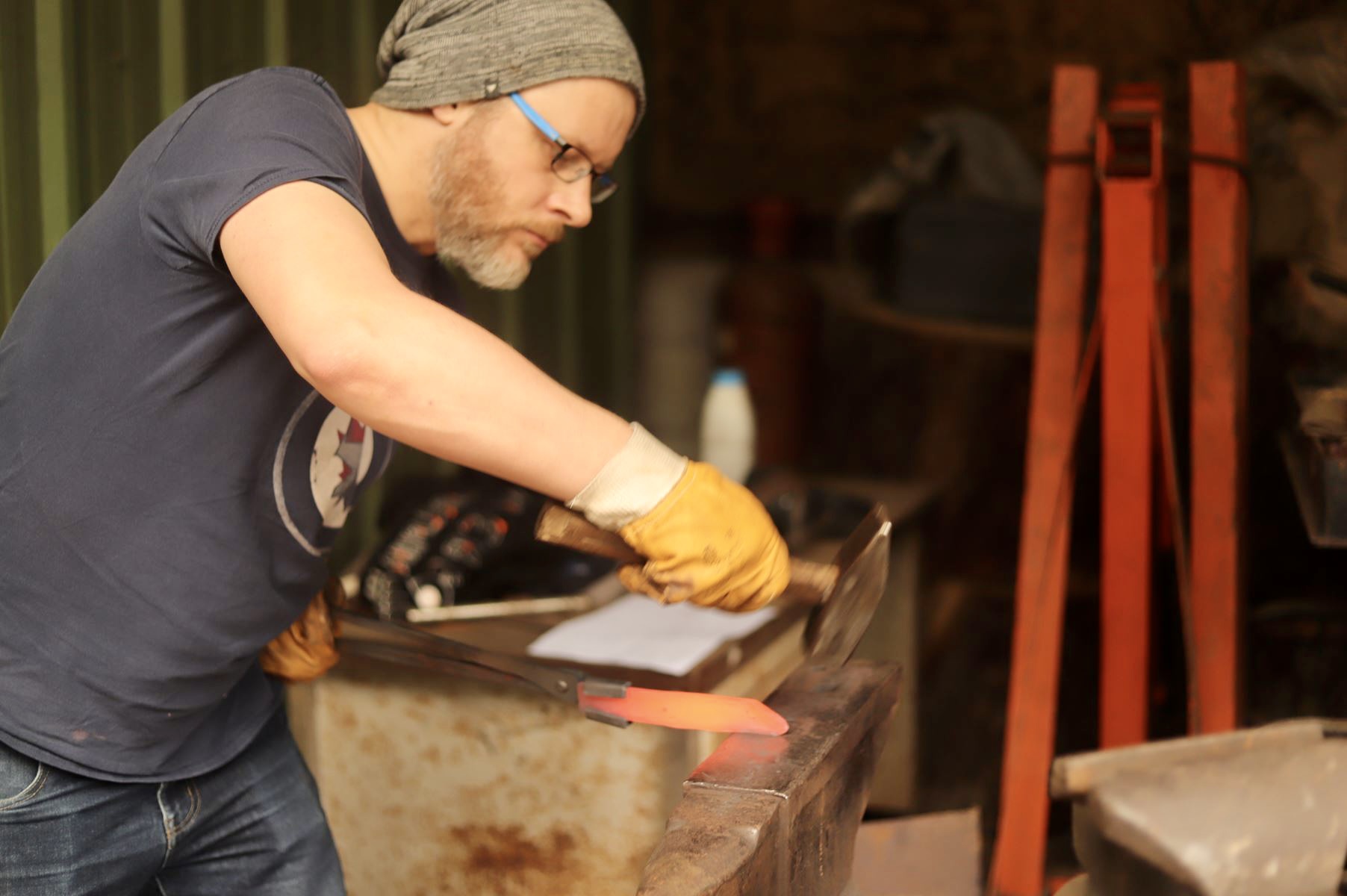 Détail d'atelier et de forge Carbone Stellaire
