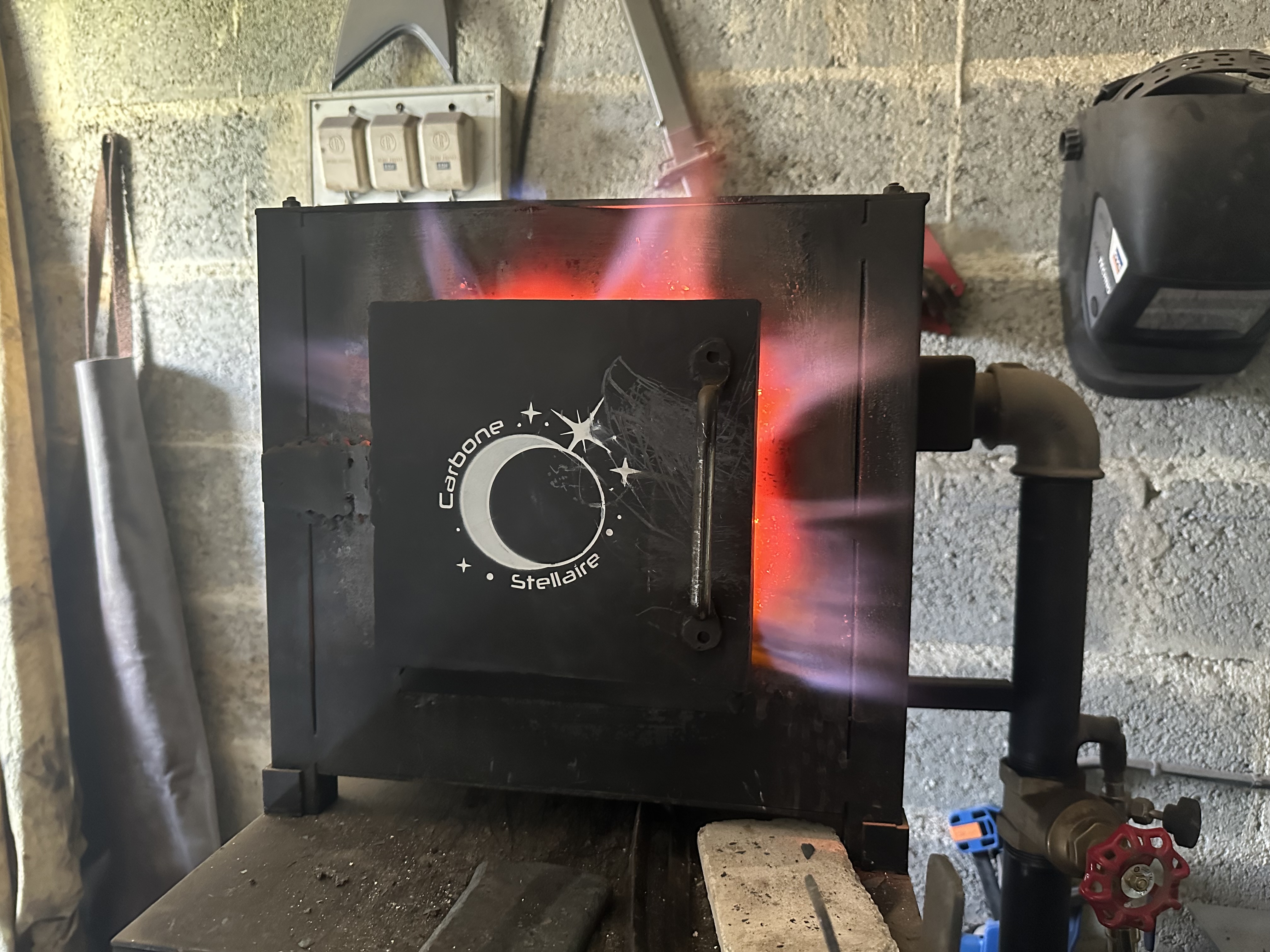 Détail d'atelier et de forge Carbone Stellaire